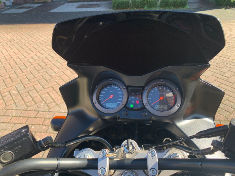 Nette Suzuki V Strom 1000