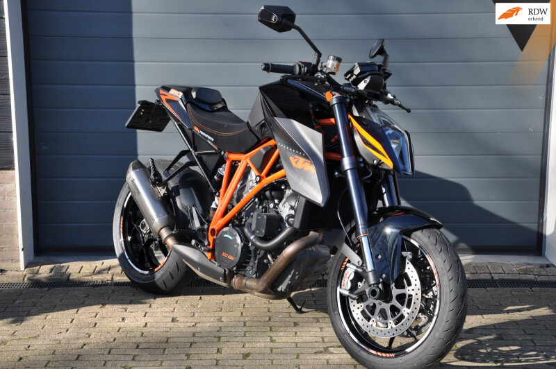 KTM 1290 SuperDuke R Akrapovic, Nederlandse motor