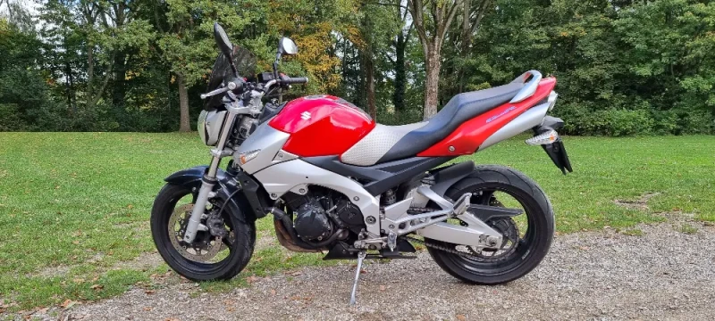 Suzuki GSR 600