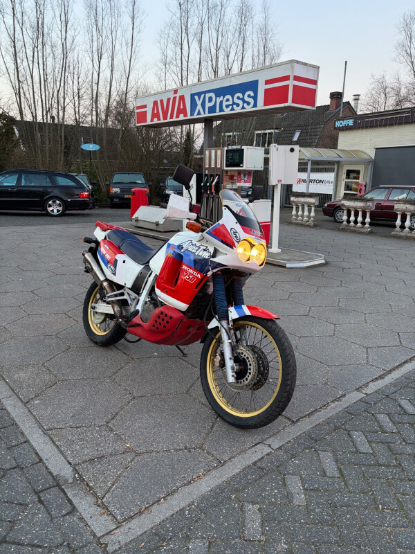 Honda All-Road XRV 750 Africa Twin RD04 voor de hobbyist!