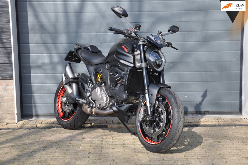 Ducati Monster + 950/937