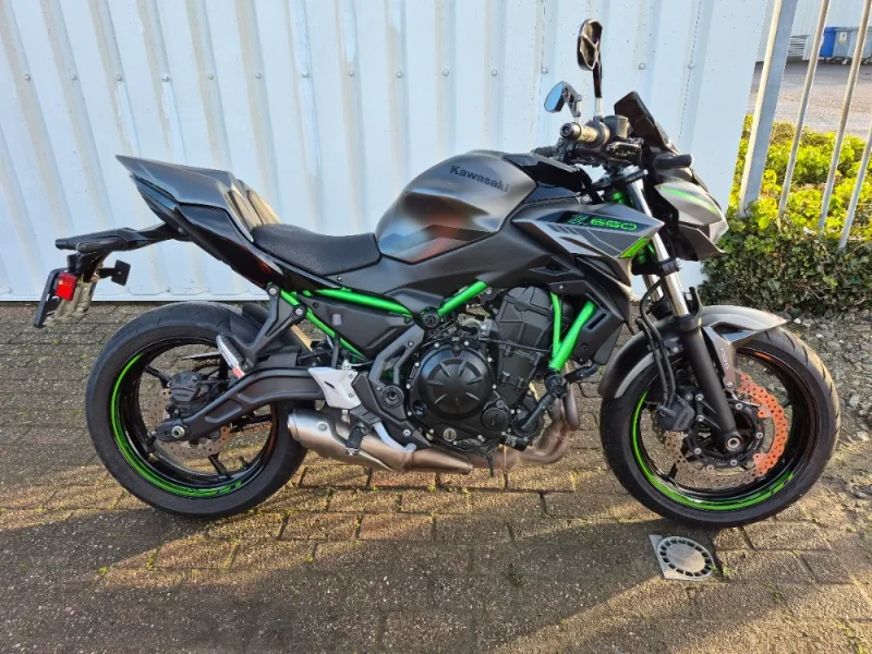 Kawasaki Z650 uit 2023, mooie naked bike