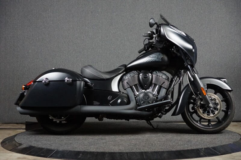 Indian Chieftain Nite Darkhorse Net binnen, zeer lage kilometerstand!
