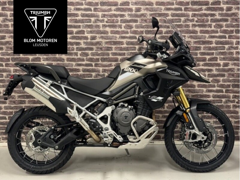 Triumph TIGER 1200 RALLY EXPLORER Matt Sandstorm