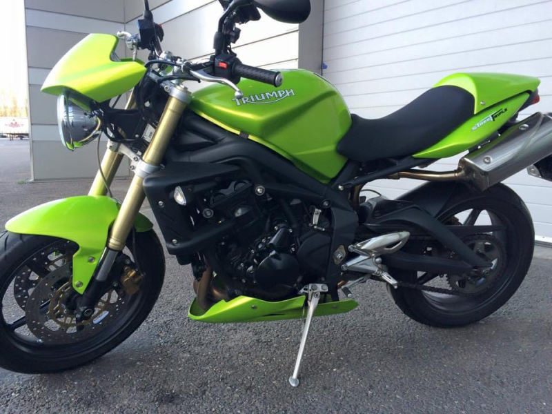 Triumph street trippel