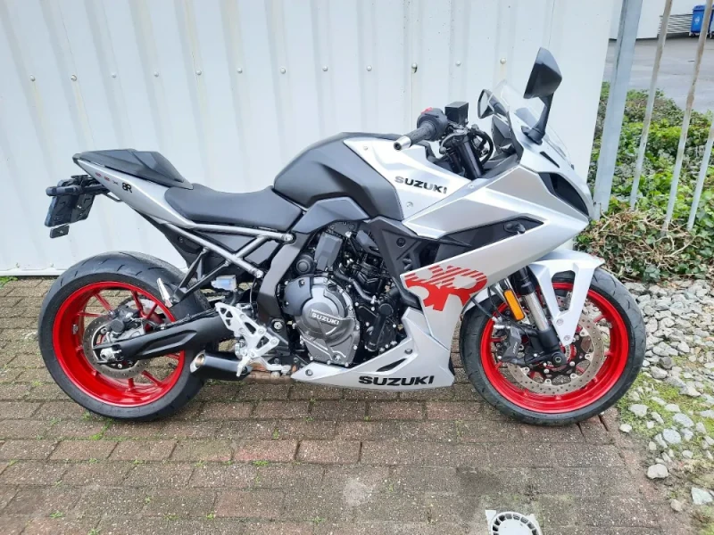 Suzuki GSX8-R uit 2024, nagenoeg nieuwe supersport