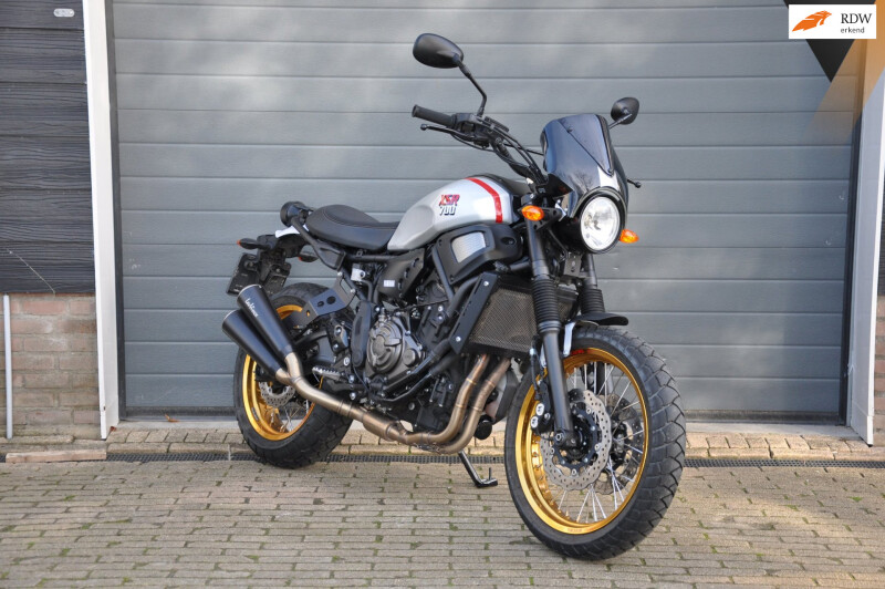 Yamaha XSR 700 Xtribute Spaakwielen, uitlaatsysteem, zadel