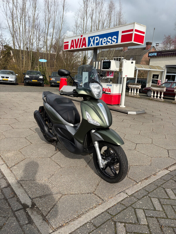 Piaggio Scooter 350 Beverly Sport Touring ABS ZGAN!!