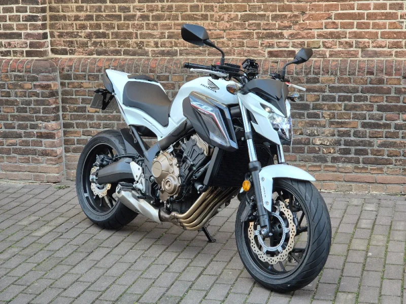 Honda CB650 F ABS 2017 9.300 km & LED verlichting facelift