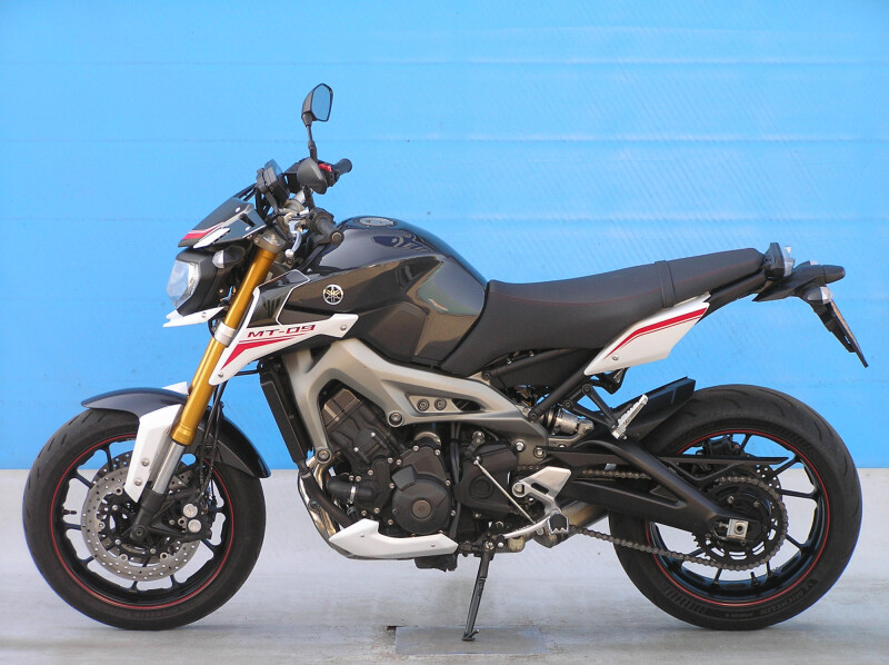 YAMAHA MT-09