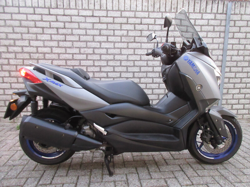 YAMAHA X-MAX 300