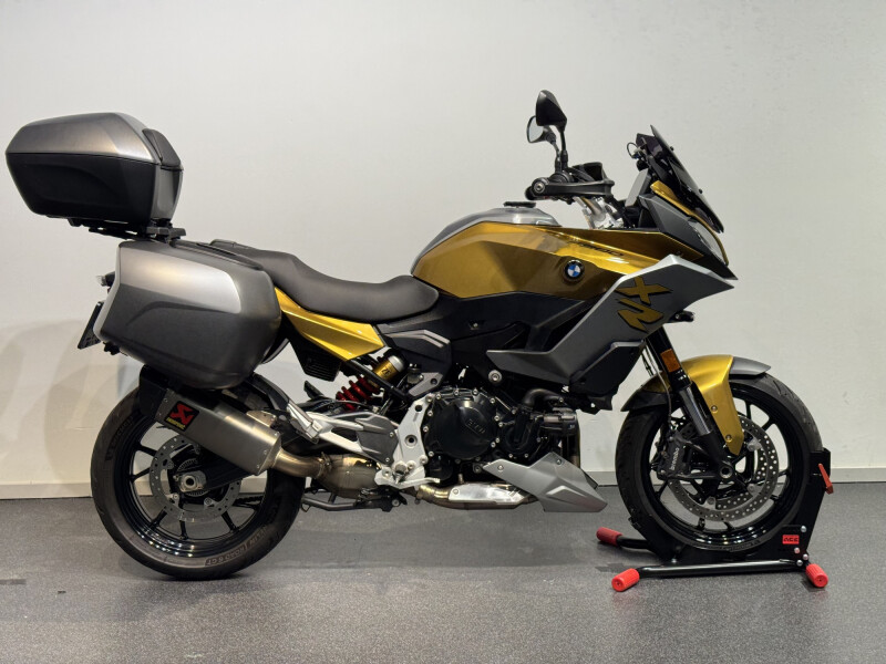 BMW F 900 XR