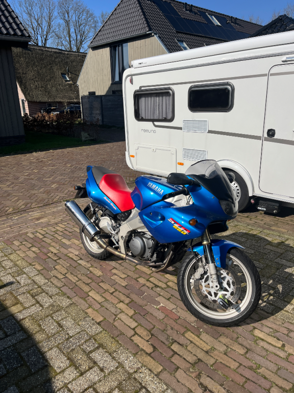 Yamaha SZR660