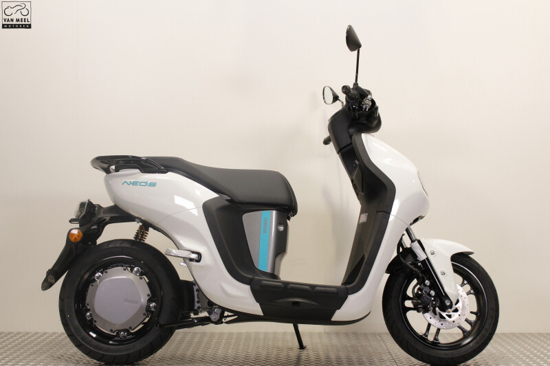 Yamaha NEO's EV dual battery