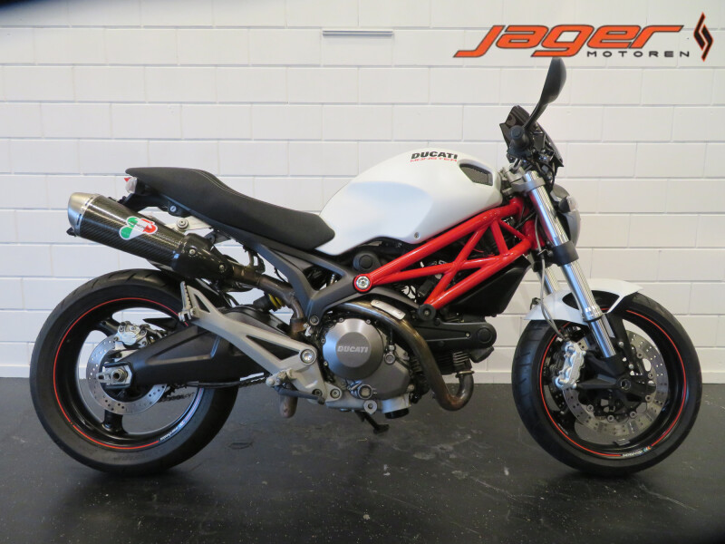 DUCATI DUCATI MONSTER 696 WHITE EDITION!