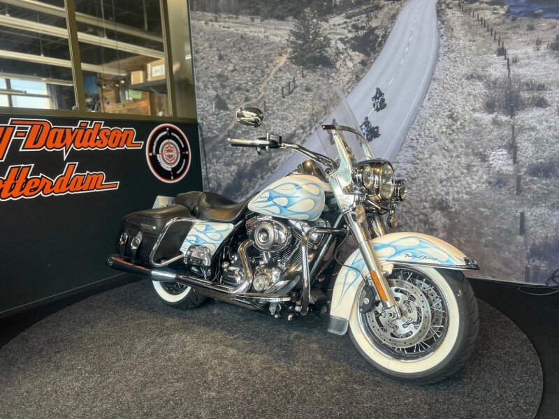 Harley-Davidson FLHRC Road King Classic