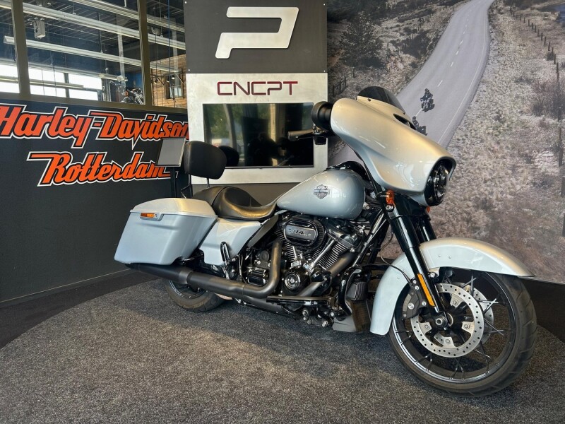 Harley-Davidson FLHXS STREET GLIDE SPECIAL Solid Colour Blacked Out