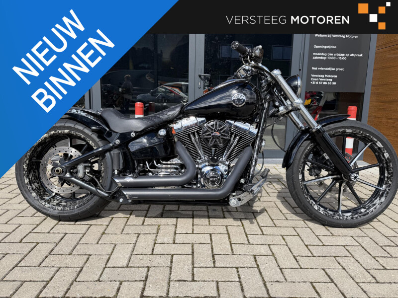 Harley Davidson 103 FXSB Softail Breakout 5HD # vele extra’s