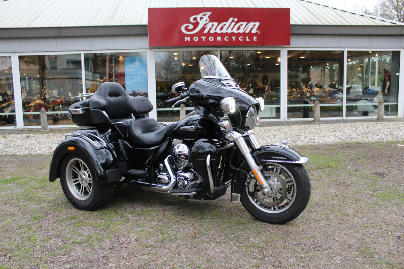 Harley-Davidson Tri Glide  FLHTCU TG Ultra-Glide Triglide Trike