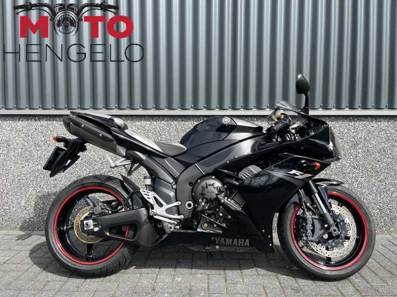 Yamaha YZF R1