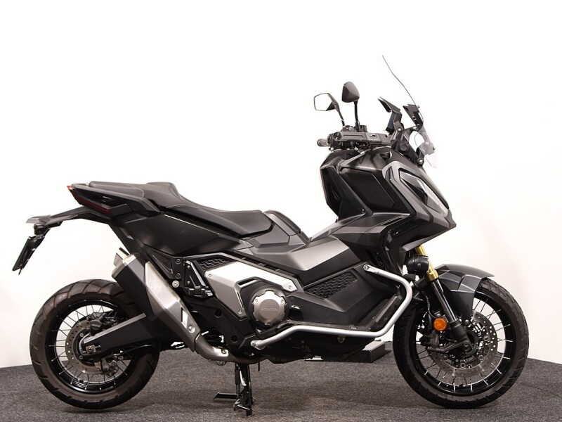 Honda X-ADV 750 NHA86 Mat Ballistic Black Metallic