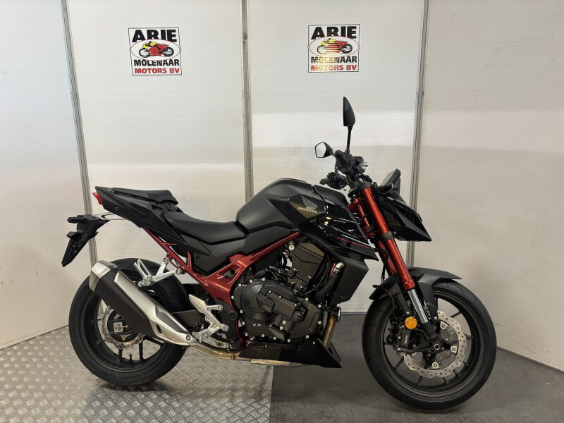 Honda CB750 Hornet E-Clutch