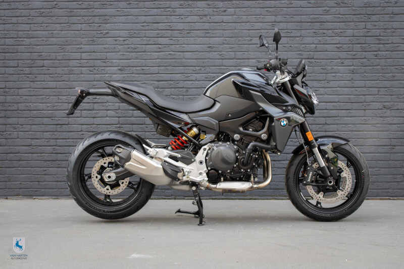 BMW F 900 R Triple Black / Full Option