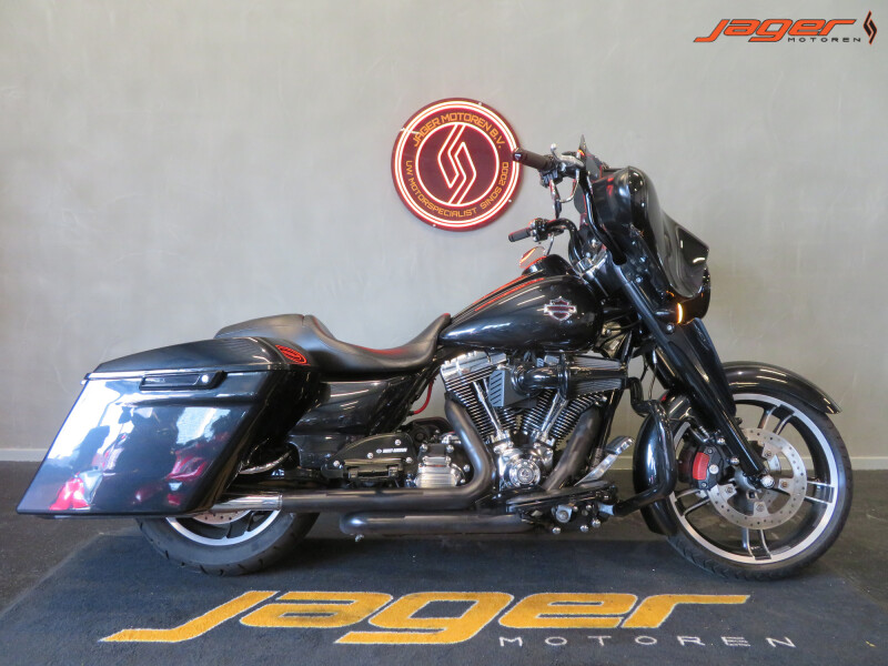 HARLEY DAVIDSON FLHX 103 STREET GLIDE BLACK EDITION