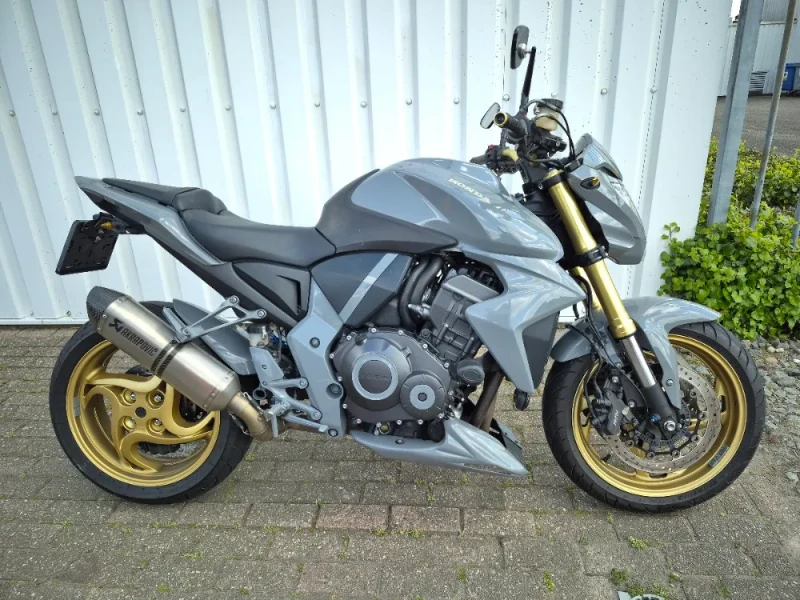 Honda CB1000R uit 2013, stoere naked bike, boordevol