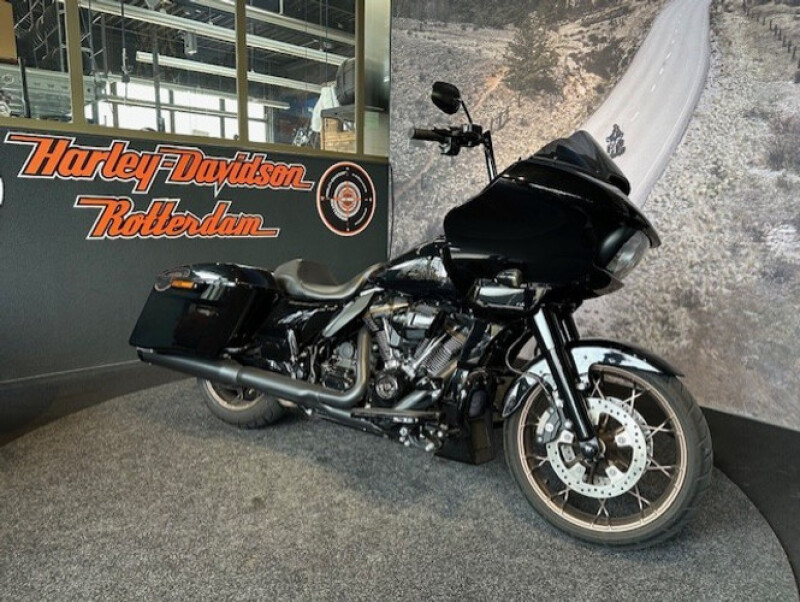 Harley-Davidson FLTRXST ROAD GLIDE ST