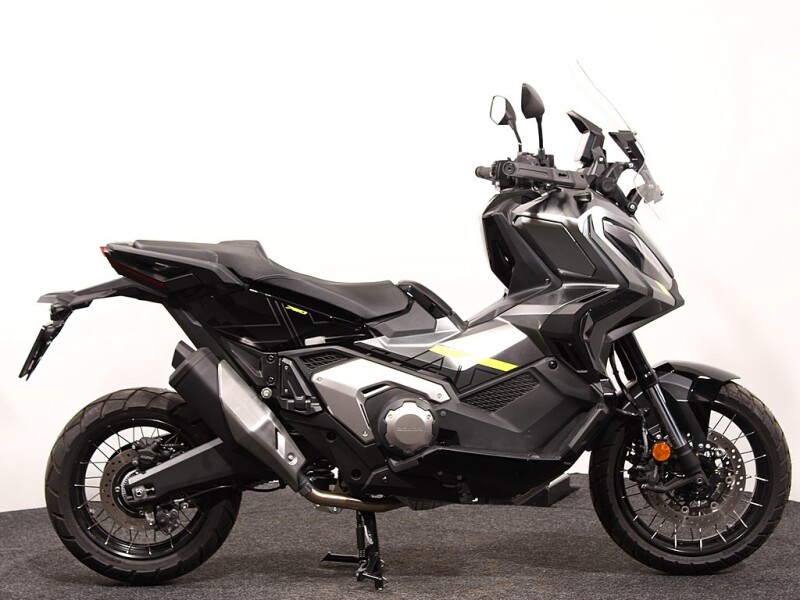 Honda X-ADV 750 NHC65 Iridium Grey Metallic