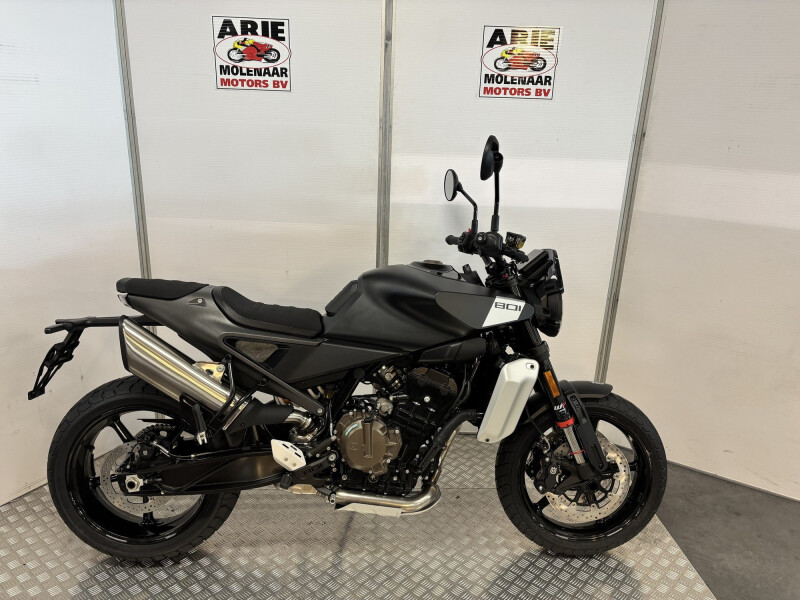 Husqvarna SVARTPILEN 801