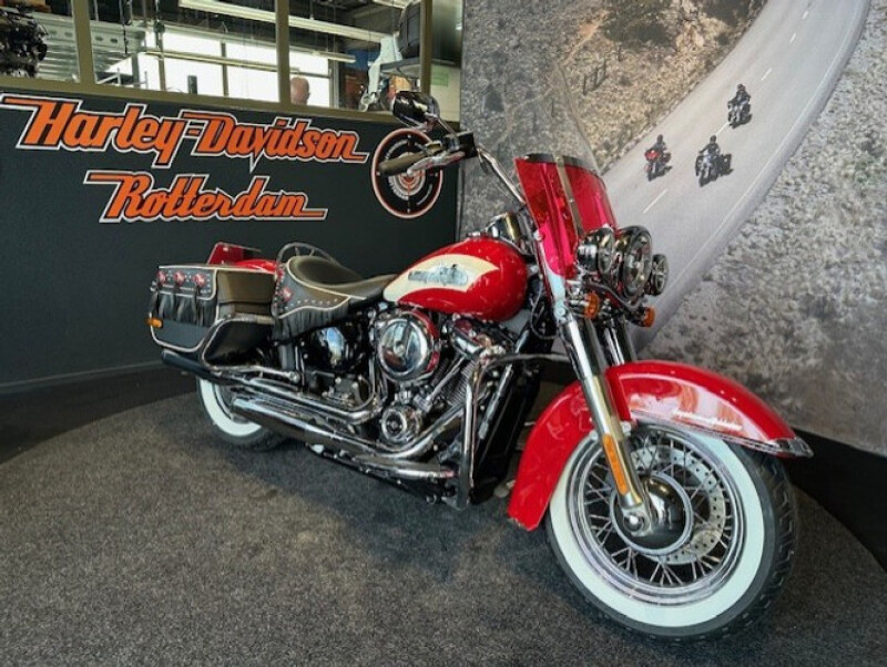 Harley-Davidson SOFTAIL FLI HYDRAGLIDE REVIVAL Redline Red