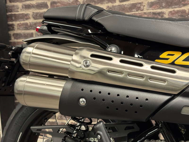 Triumph SCRAMBLER 900 Mineral Grey / Cosmic Yellow - € 13.995 - foto 8