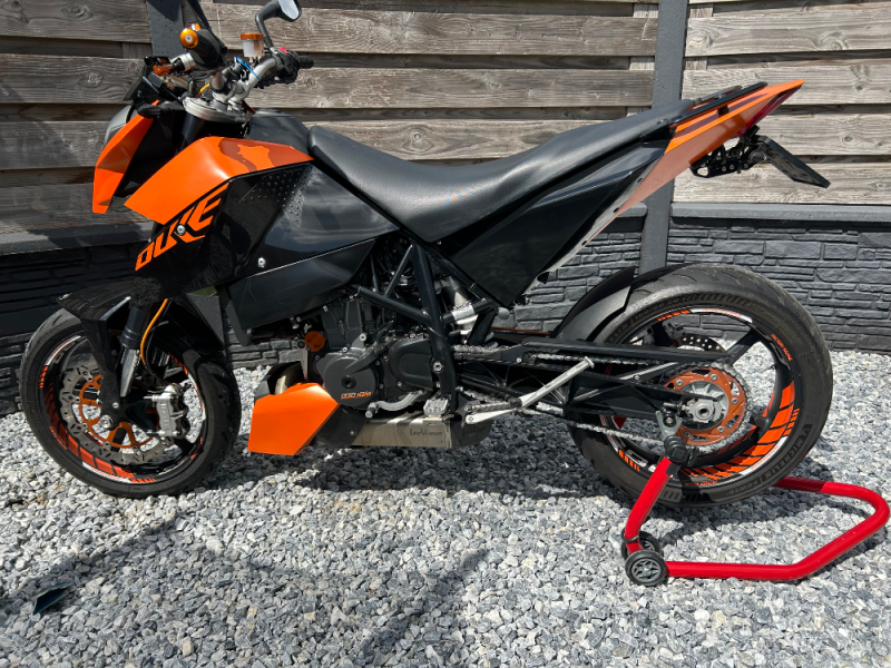 KTM 690 Duke – Zeer nette staat – 29.000 km – Klaar voor het