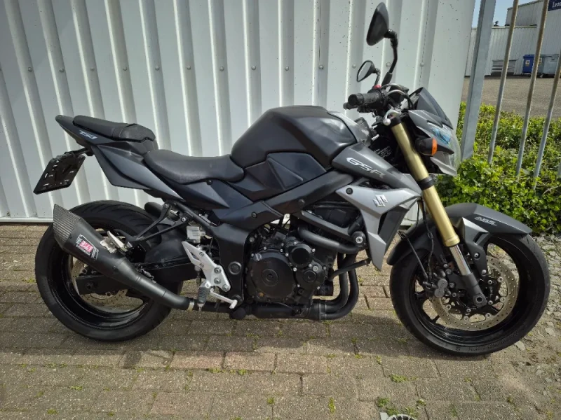 Suzuki GSR750 uit 2016, stoere naked bike