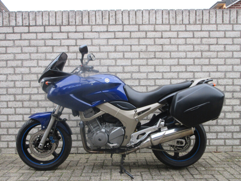 YAMAHA TDM900