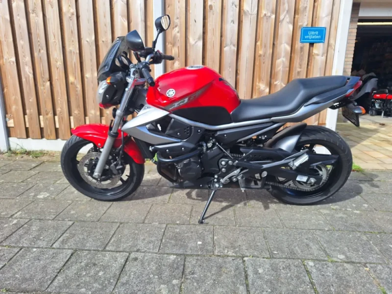 Yamaha XJ6 - N Bouwjaar 2011 Km 22593.