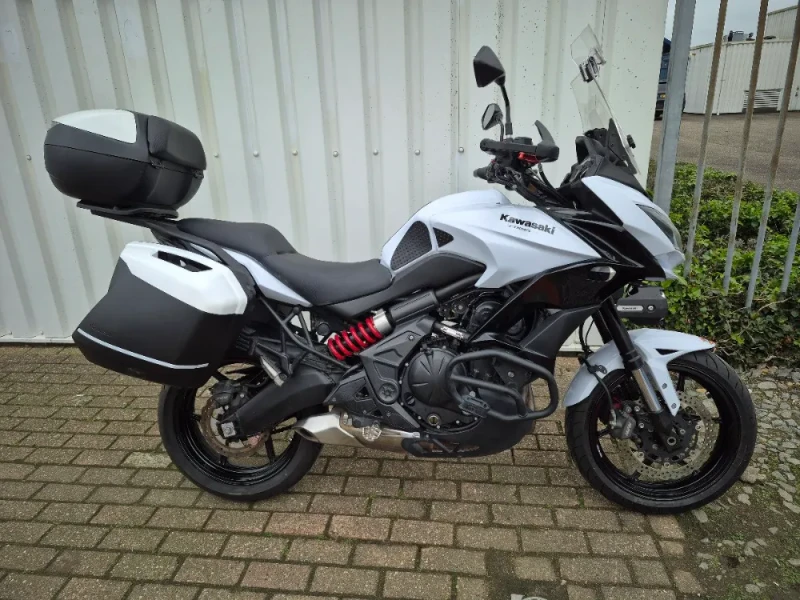 Kawasaki Versys 650 GT uit 2015, boordevol