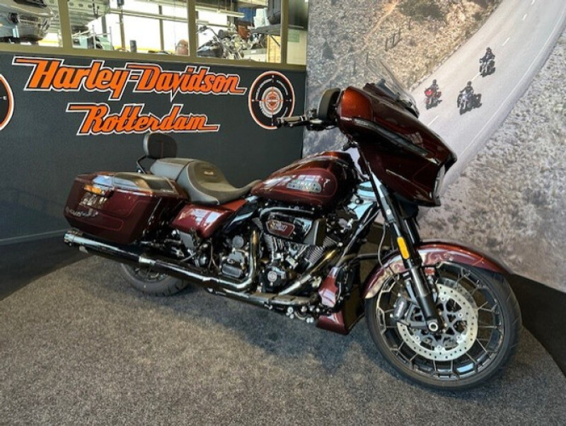Harley-Davidson FLHXSE CVO STREET GLIDE