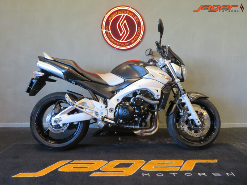 SUZUKI GSR600A GSR 600 NAKED TOUR TOP!