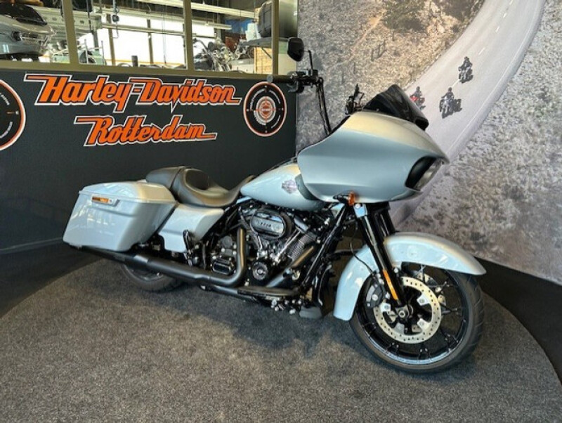 Harley-Davidson FLTRXS ROAD GLIDE SPECIAL Solid Colour Blacked Out