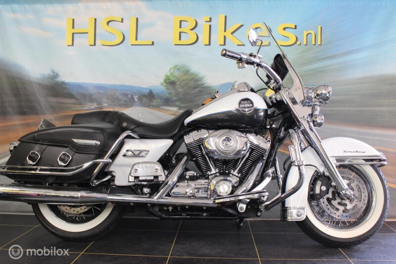 Harley Davidson 96 FLHRC Road King Classic
