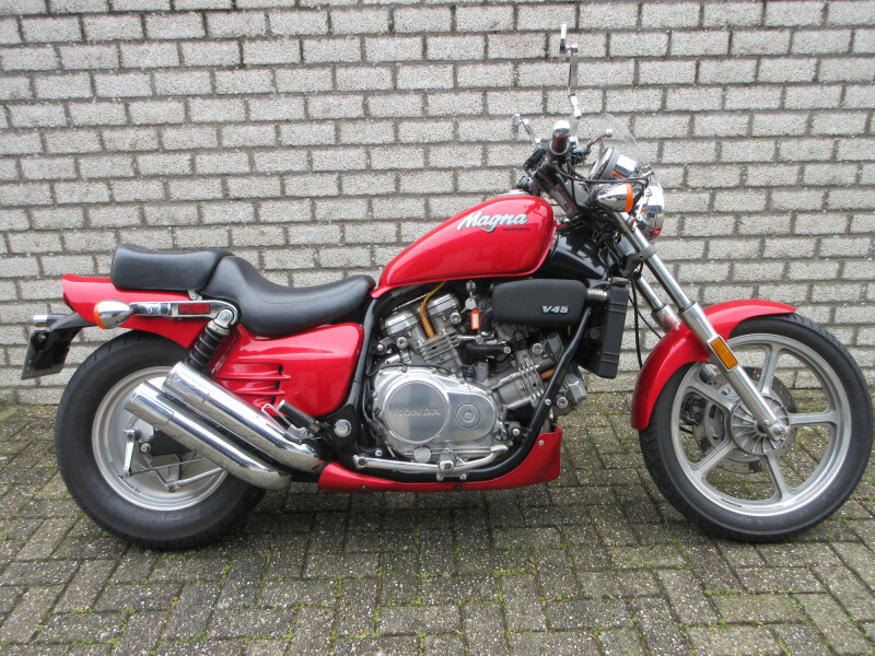 HONDA VF750CJ
