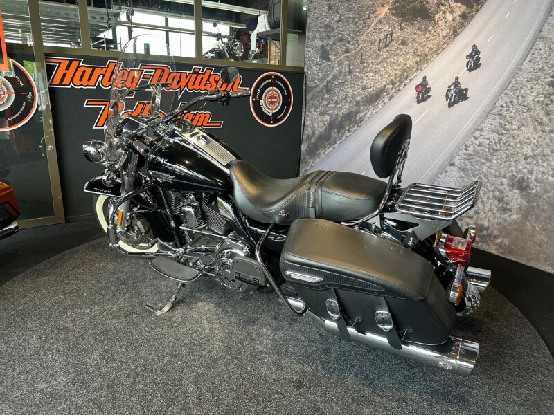 Harley-Davidson FLHRC Road King Classic