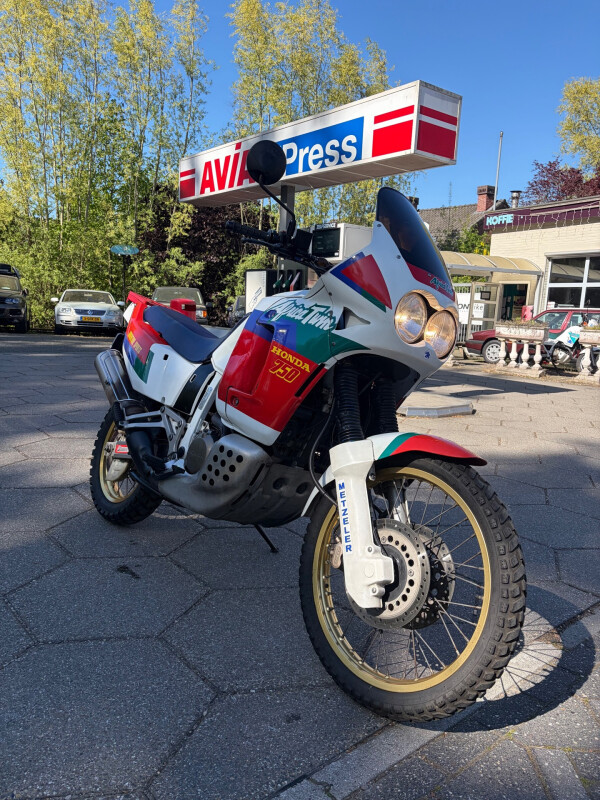 Honda All-Road XRV 750 Africa Twin RD04