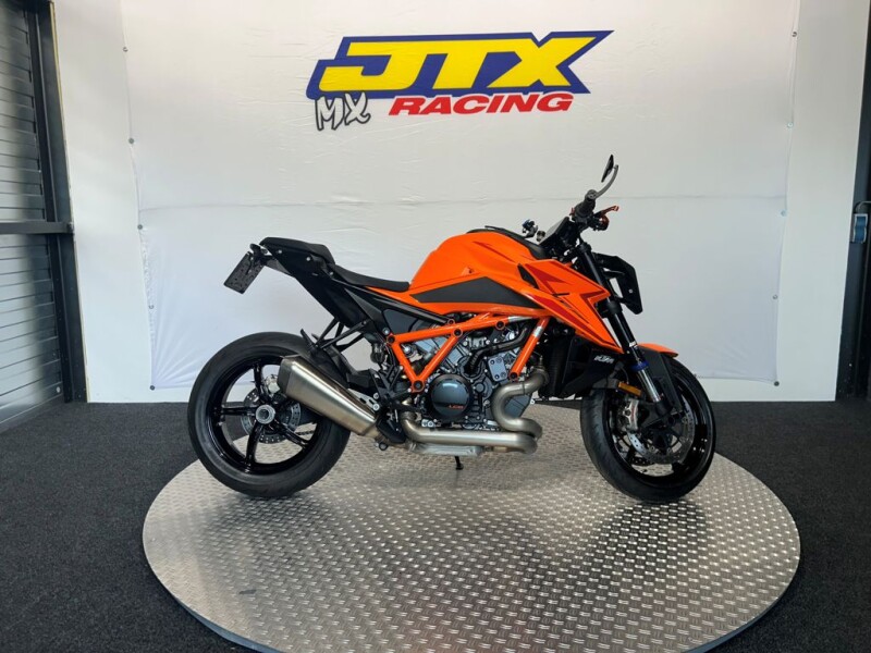KTM 1390 SUPER DUKE R EVO ORANGE