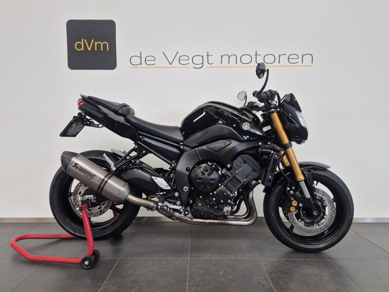 Yamaha FZ8N FZ8 N Fazer FZ 8 Akrapovic Lage KM
