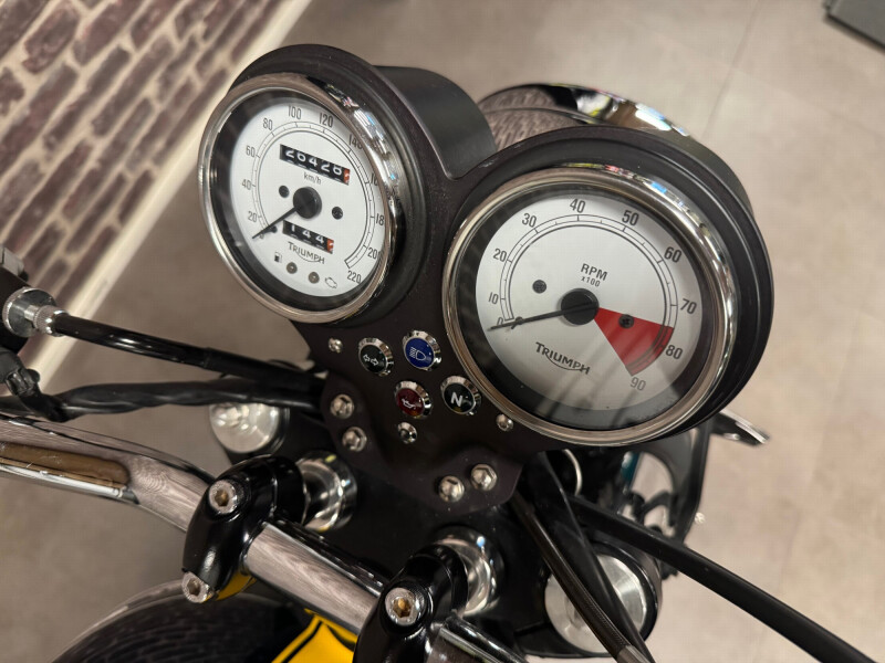 Triumph THRUXTON 900 CHOPPER - € 4.950 - foto 8