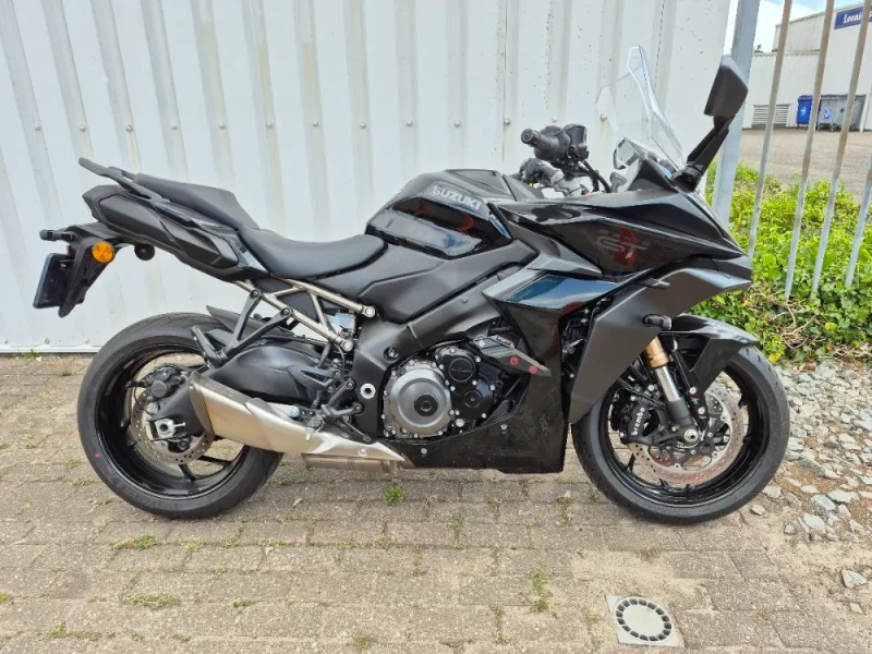 Suzuki GSX-S1000GT uit 2022. sportieve toermotor met abs/tcs